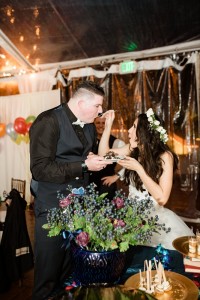 wedding cake cutting