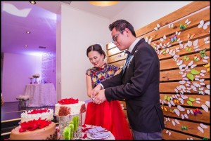 colony house cake cutting