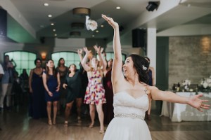 bouquet toss