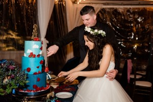 wedding cake cutting